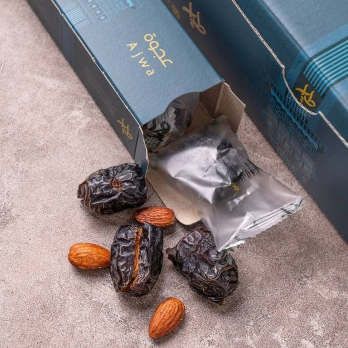 Al-Tayyar -Date-filled pastry strip with almonds, 5 envelopes