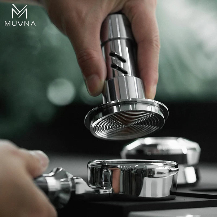 MUVNA V2 Spring-Loaded Espresso Tamper 30 lbs – 58.35mm | مكبس قهوة MUVNA V2 بضغط نابضي 30 رطلاً – مقاس 58.35 مم