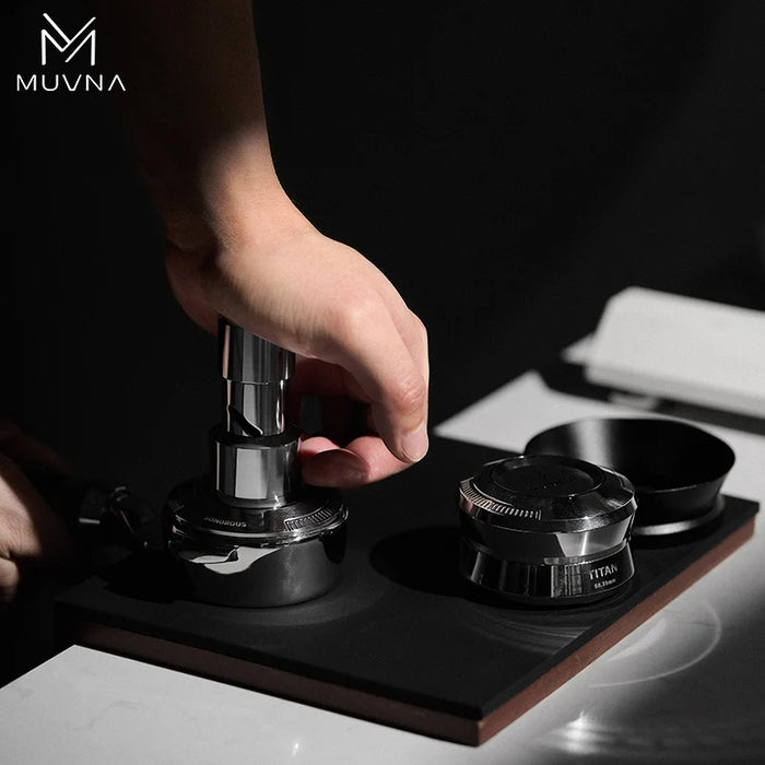 MUVNA V2 Spring-Loaded Espresso Tamper 30 lbs – 58.35mm | مكبس قهوة MUVNA V2 بضغط نابضي 30 رطلاً – مقاس 58.35 مم