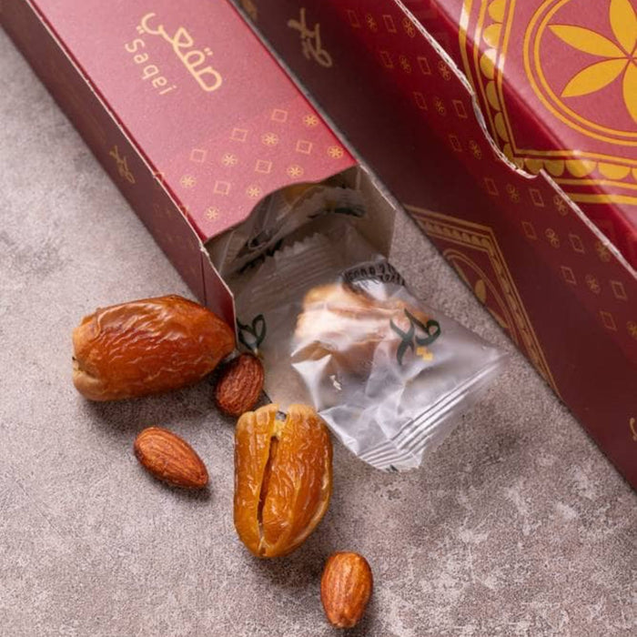 Al-Tayyar -Sagai Dates Stuffed with Almonds 5 Wrapped Packs | الطيار - شريطة صقعي محشي لوز  5 مغلفات